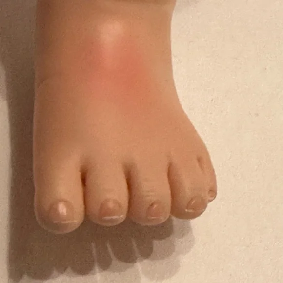 Reborn Doll with Chestnut Hair and Deep Blue Eyes Realistic Newborn Cloth Vinyl - Picture 6 of 8